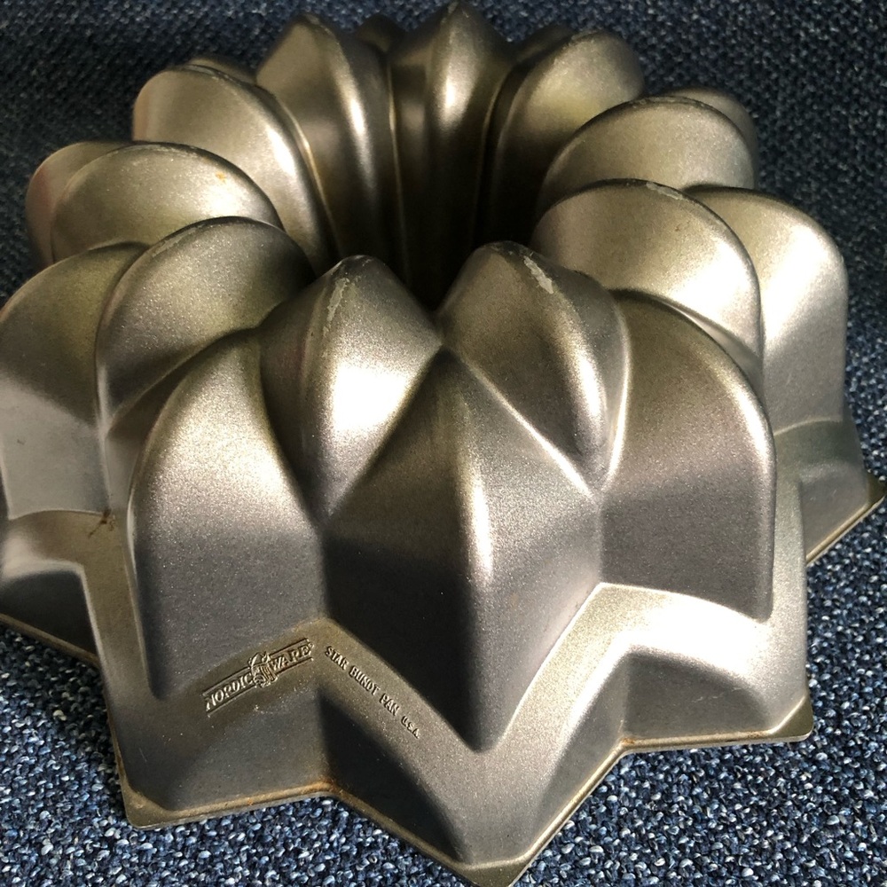 HOT🔥$15! Nordic Ware “Star” Bundt Pan 10-cup, Pre-Owned, Made in USA - Picture 3 of 7